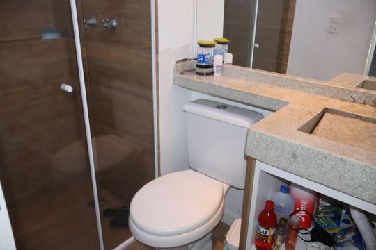 Banheiro de apartamento à venda com 2 quartos, 52m² em Vila Bela, São Paulo