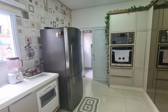 Cozinha de casa de condomínio à venda com 4 quartos, 272m² em Swiss Park, Campinas