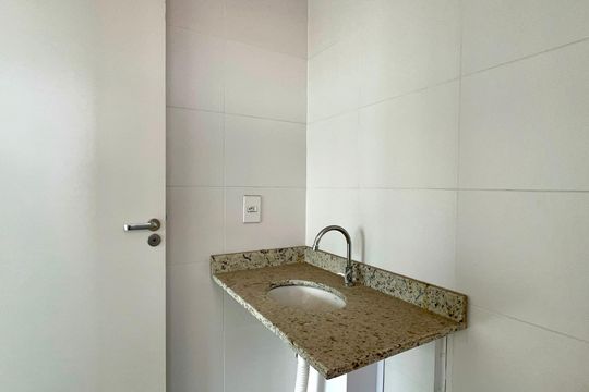 Banheiro da Suíte de kitnet/studio à venda com 1 quarto, 28m² em Pinheiros, São Paulo