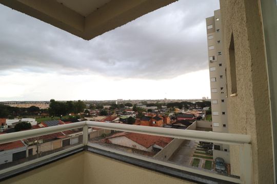 Sacada de apartamento para alugar com 2 quartos, 56m² em Chácaras Tubalina E Quartel, Uberlândia