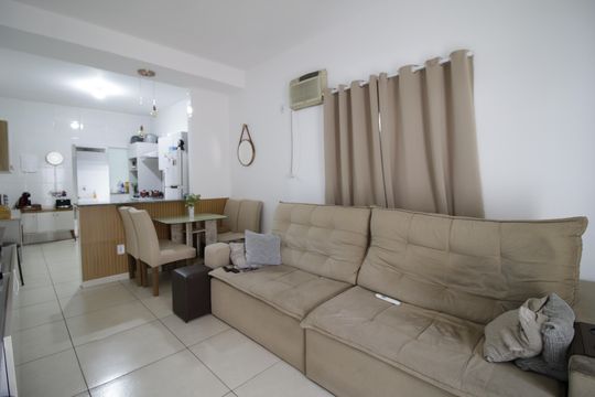 Sala de casa de condomínio à venda com 2 quartos, 170m² em Taquara, Rio de Janeiro