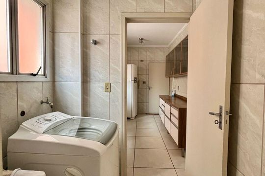 Área de Serviço de apartamento para alugar com 2 quartos, 78m² em Ponte Preta, Campinas