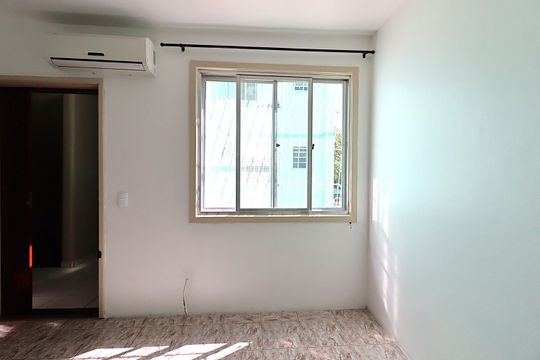 Janela da Sala de apartamento à venda com 1 quarto, 40m² em Humaitá, Porto Alegre