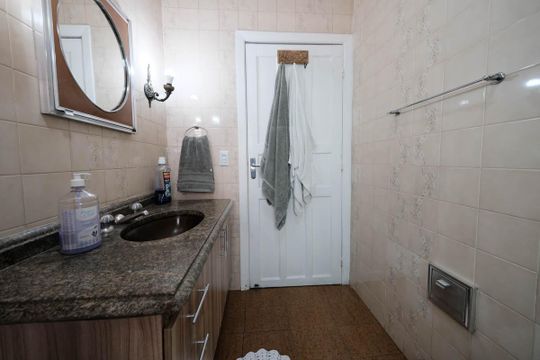 Banheiro de casa à venda com 2 quartos, 127m² em Vila Salete, São Paulo