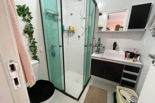 Banheiro de apartamento à venda com 1 quarto, 30m² em Parada Inglesa, São Paulo