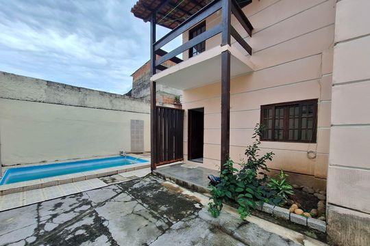 Quintal de casa à venda com 3 quartos, 120m² em São Francisco, Niterói