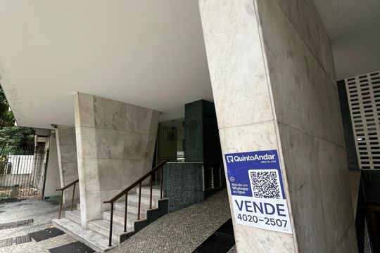 Placa de apartamento à venda com 3 quartos, 120m² em Copacabana, Rio de Janeiro