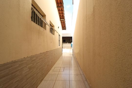 Corredor de casa para alugar com 3 quartos, 180m² em Jardim Patricia, Uberlândia