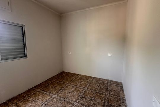 Quarto 2 de casa para alugar com 2 quartos, 120m² em Jardim Souza, São Paulo