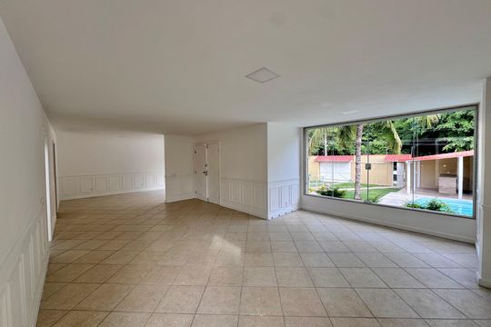Sala de casa à venda com 4 quartos, 600m² em Recreio dos Bandeirantes, Rio de Janeiro