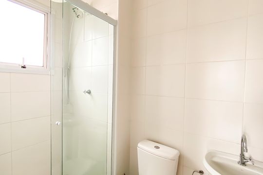 Banheiro da Suíte de apartamento para alugar com 1 quarto, 31m² em Vila Penteado, São Paulo