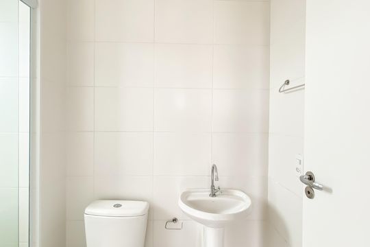 Banheiro da Suíte de apartamento para alugar com 1 quarto, 31m² em Vila Penteado, São Paulo