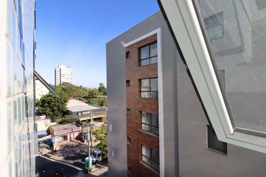 Vista da Suíte de apartamento à venda com 1 quarto, 40m² em Passo D’areia, Porto Alegre