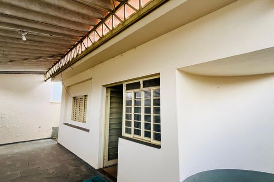 Casa à venda com 3 quartos, 190m² em Jardim Nossa Senhora Auxiliadora, Campinas