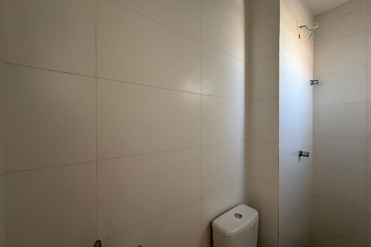 Banheiro de apartamento à venda com 2 quartos, 38m² em Vila dos Remedios, São Paulo