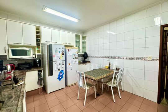 Cozinha de casa à venda com 4 quartos, 230m² em Jardim Munhoz, Guarulhos