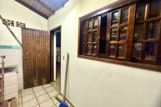 Despensa  de casa à venda com 4 quartos, 230m² em Jardim Munhoz, Guarulhos