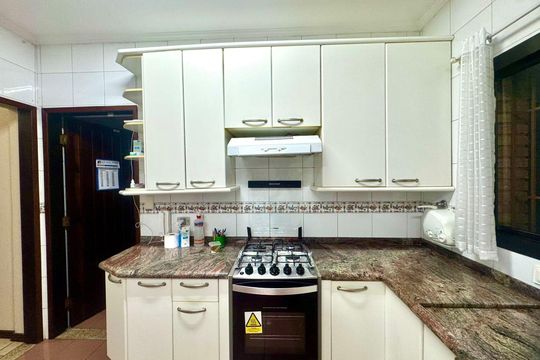 Cozinha de casa à venda com 4 quartos, 230m² em Jardim Munhoz, Guarulhos