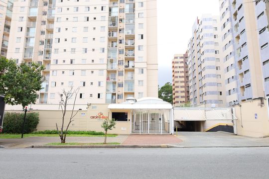 Fachada  de apartamento à venda com 2 quartos, 56m² em Vila Santana, São Paulo