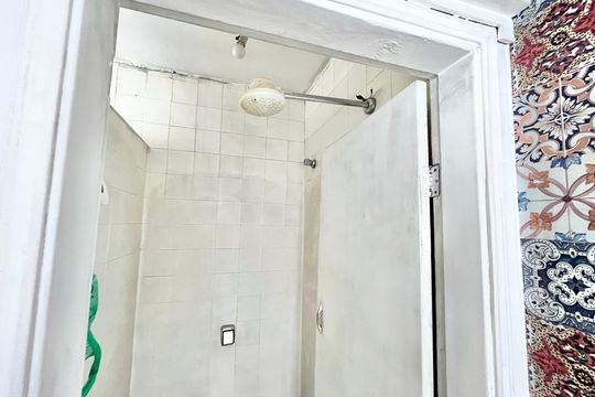 Banheiro de kitnet/studio para alugar com 1 quarto, 40m² em Água Fria, São Paulo