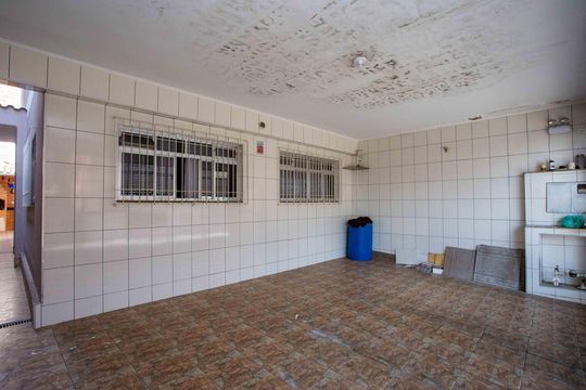Garagem de casa à venda com 3 quartos, 145m² em Campanário, Diadema