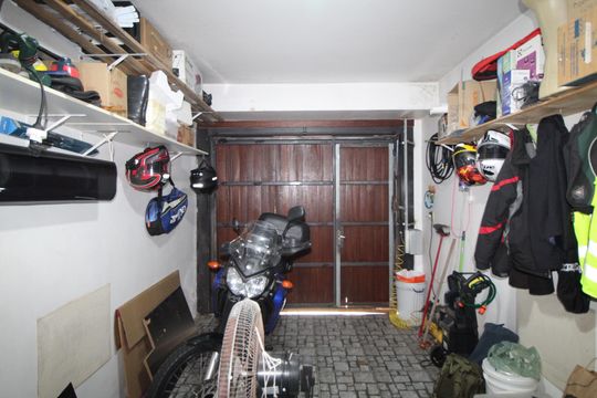 Garagem de casa à venda com 4 quartos, 270m² em Bom Jesus, Porto Alegre