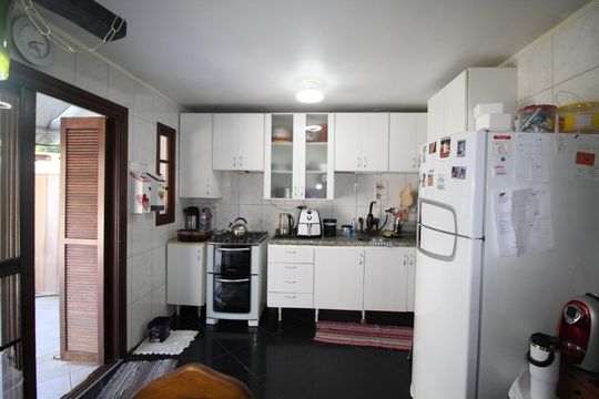 Cozinha de casa à venda com 4 quartos, 270m² em Bom Jesus, Porto Alegre