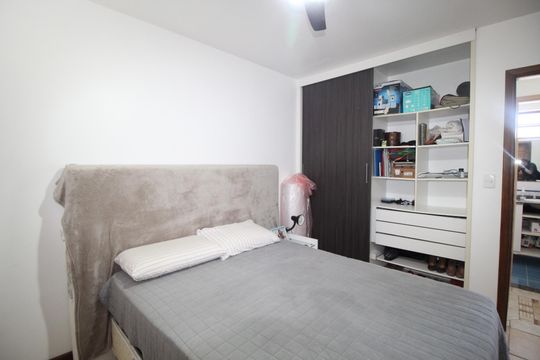 Quarto 1 de casa à venda com 4 quartos, 270m² em Bom Jesus, Porto Alegre