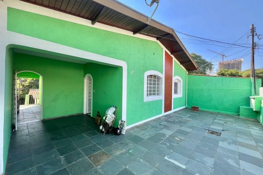 Garagem de casa à venda com 4 quartos, 140m² em Jardim Nova Europa, Campinas