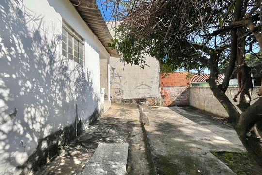 Quintal de casa à venda com 4 quartos, 140m² em Jardim Nova Europa, Campinas