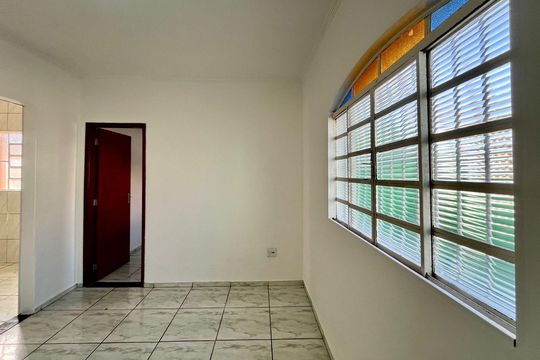 Sala de casa à venda com 4 quartos, 140m² em Jardim Nova Europa, Campinas