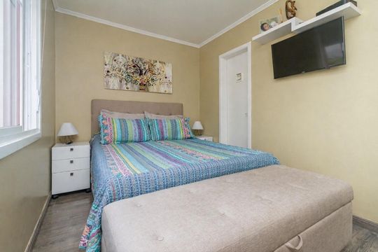 Quarto de apartamento à venda com 2 quartos, 80m² em Medianeira, Porto Alegre