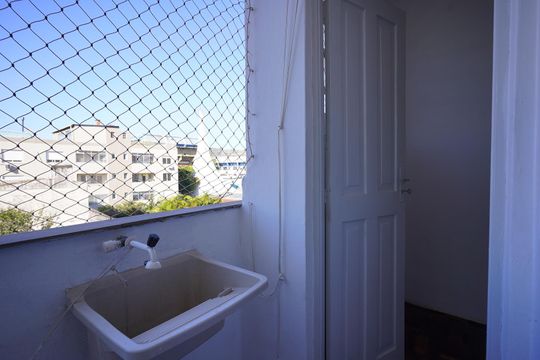 Cozinha e Área de Serviço de apartamento à venda com 2 quartos, 80m² em Menino Deus, Porto Alegre