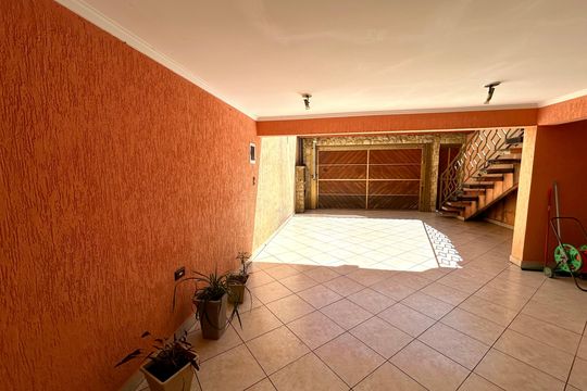 Garagem  de casa à venda com 3 quartos, 223m² em Jardim Rosa de Franca, Guarulhos