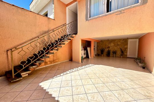 Garagem  de casa à venda com 3 quartos, 223m² em Jardim Rosa de Franca, Guarulhos