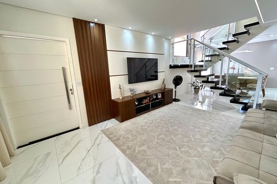 Sala de casa à venda com 3 quartos, 223m² em Jardim Rosa de Franca, Guarulhos