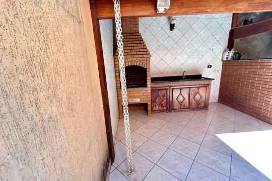 Quintal de casa à venda com 3 quartos, 223m² em Jardim Rosa de Franca, Guarulhos