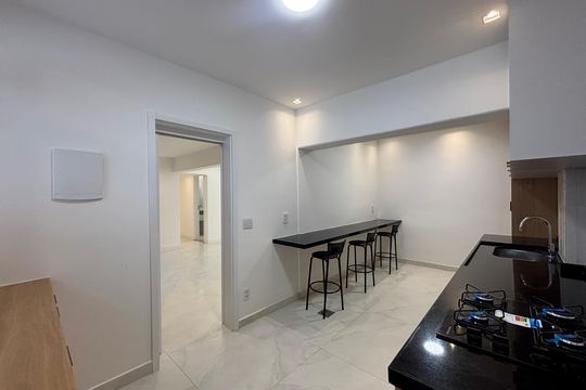 Cozinha de apartamento à venda com 4 quartos, 135m² em Copacabana, Rio de Janeiro