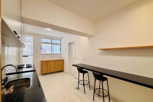 Cozinha de apartamento à venda com 4 quartos, 135m² em Copacabana, Rio de Janeiro
