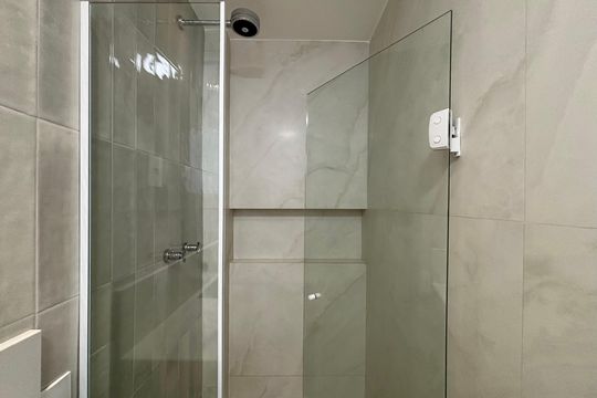 Suíte - banheiro de apartamento à venda com 4 quartos, 135m² em Copacabana, Rio de Janeiro