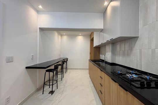 Cozinha de apartamento à venda com 4 quartos, 135m² em Copacabana, Rio de Janeiro
