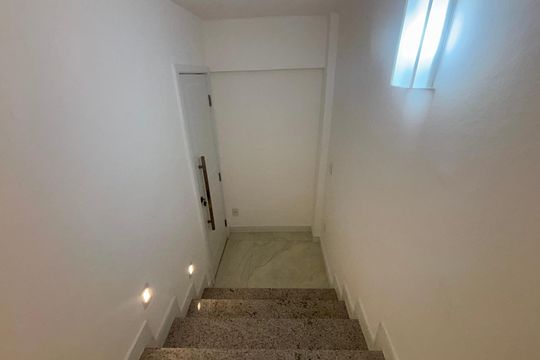 Hall de entrada de apartamento à venda com 4 quartos, 135m² em Copacabana, Rio de Janeiro
