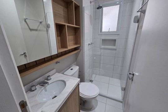 Banheiro de apartamento à venda com 2 quartos, 46m² em Vila Andrade, São Paulo
