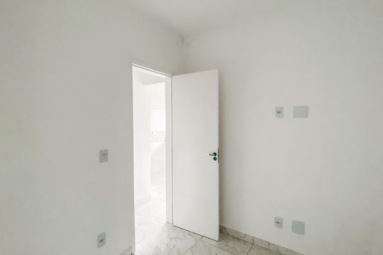 Quarto 1 de apartamento para alugar com 2 quartos, 40m² em Vila Sao Francisco, São Paulo