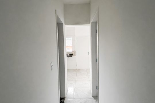 Corredor de apartamento para alugar com 2 quartos, 40m² em Vila Sao Francisco, São Paulo