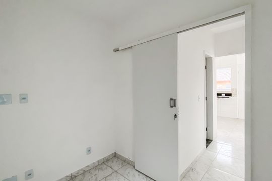 Quarto 2 de apartamento para alugar com 2 quartos, 40m² em Vila Sao Francisco, São Paulo