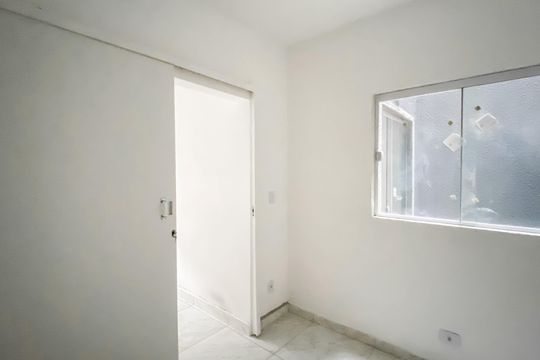 Quarto 1 de apartamento para alugar com 2 quartos, 40m² em Vila Sao Francisco, São Paulo