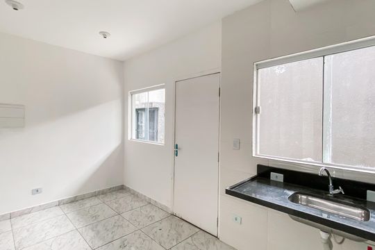 Sala/cozinha de apartamento para alugar com 2 quartos, 40m² em Vila Sao Francisco, São Paulo