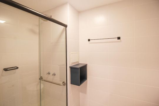 Banheiro de kitnet/studio à venda com 1 quarto, 25m² em Vila Clementino, São Paulo