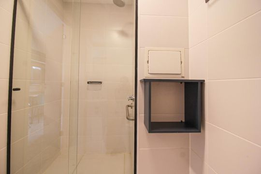 Banheiro de kitnet/studio à venda com 1 quarto, 25m² em Vila Clementino, São Paulo